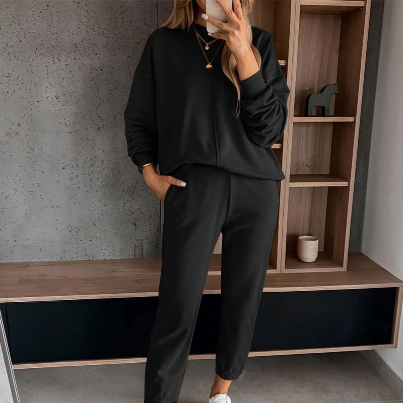 Women’s Cozy 2-Piece Sweatshirt & Joggers Set