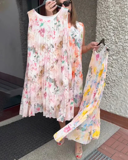 Ärmelloses Midikleid mit Plissee und Blumenprint und betonter Taille