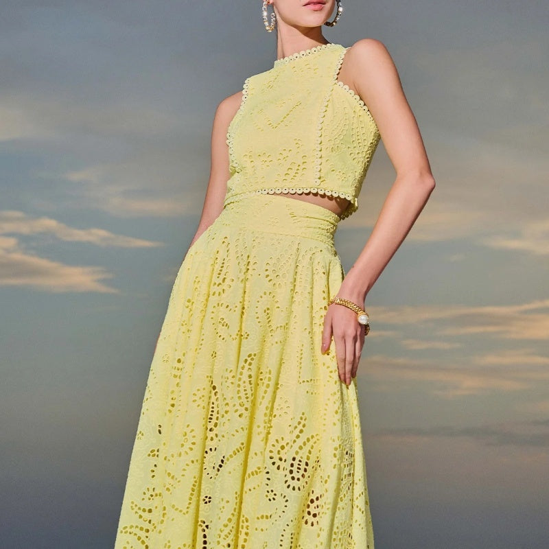 🌿👗Nouveaux produits 2025🔥 Ensemble 2 pièces avec un haut sans manches à découpes et une jupe fluide🌸💖