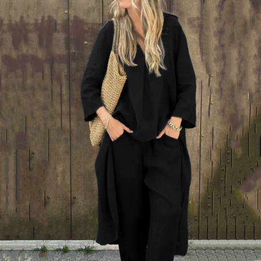 Summer, loose ladies 2-part set: top with bag and V-neck &amp; matching trousers