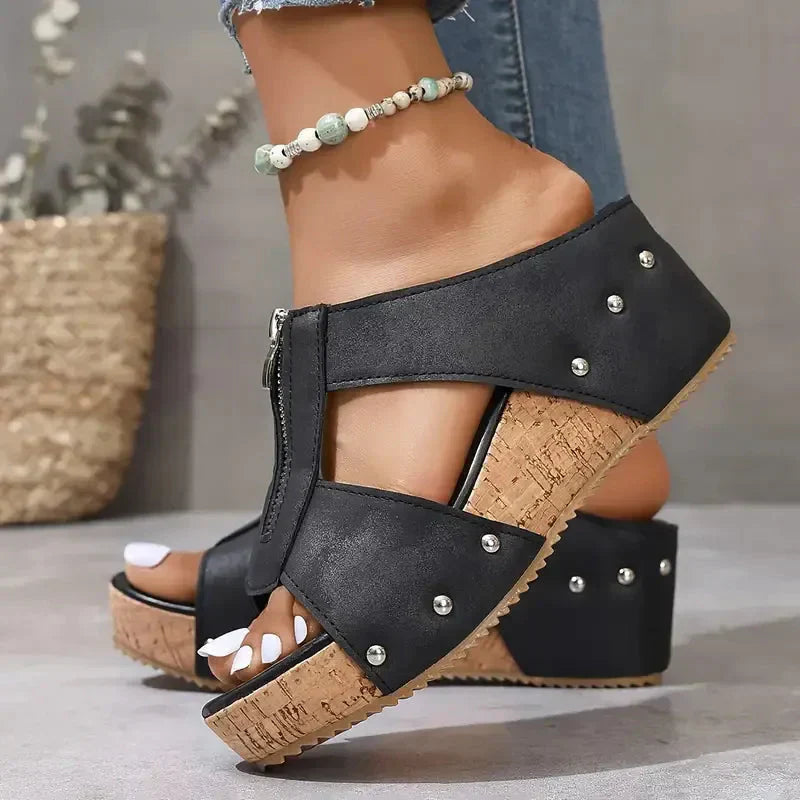 ✨ 48 % alennus! Kesän must-have: Nastoitettu string-kiilakorkoinen sandaali – muodikkaat &amp;  mukava! 👡🔥