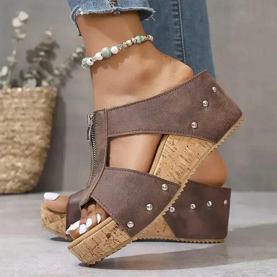✨ 48 % alennus! Kesän must-have: Nastoitettu string-kiilakorkoinen sandaali – muodikkaat &amp;  mukava! 👡🔥
