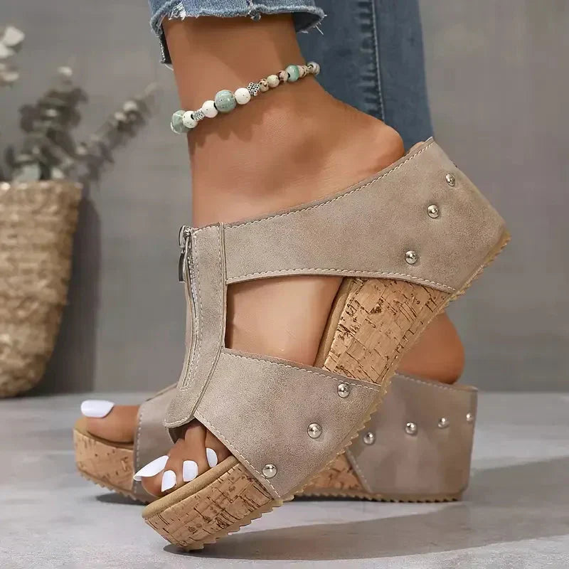 ✨ 48 % alennus! Kesän must-have: Nastoitettu string-kiilakorkoinen sandaali – muodikkaat &amp;  mukava! 👡🔥