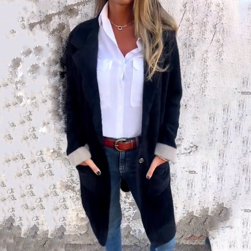 Cappotto classico ed elegante da donna di lunghezza midi