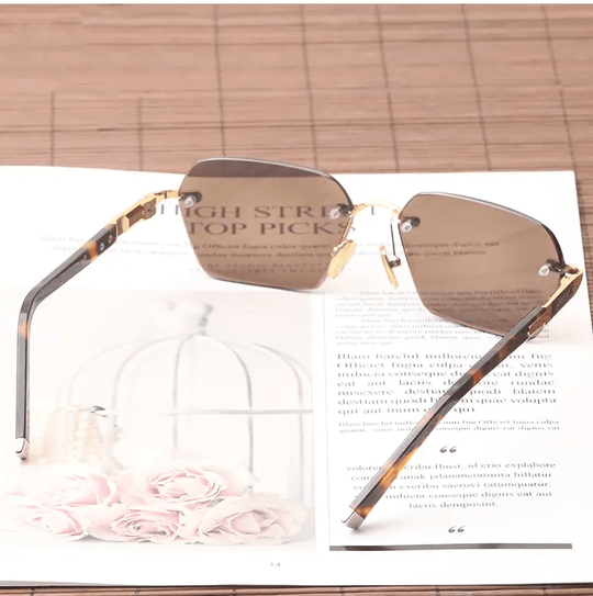 Sonnenbrille mit Gläsern aus Naturkristall