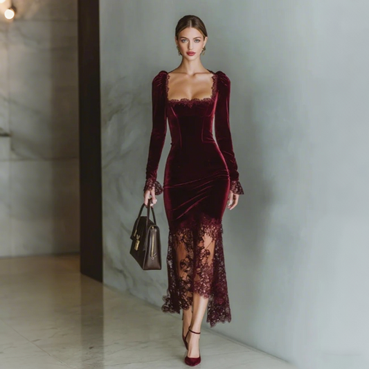 Damenkleid mit quadratischem Ausschnitt und Spitzenverzierung