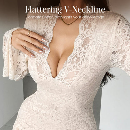 Elegantes Spitzenkleid mit V-Ausschnitt und Rüschenbesatz