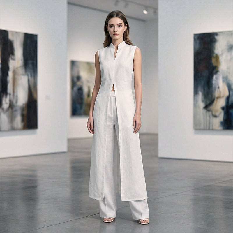 Einfarbiges, zweiteiliges Set aus Oberteil und Hose mit hohem und niedrigem Schlitz.