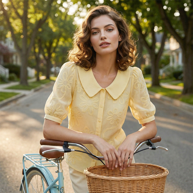 Besticktes Retro-Hemd mit Blumenmuster und Kragen